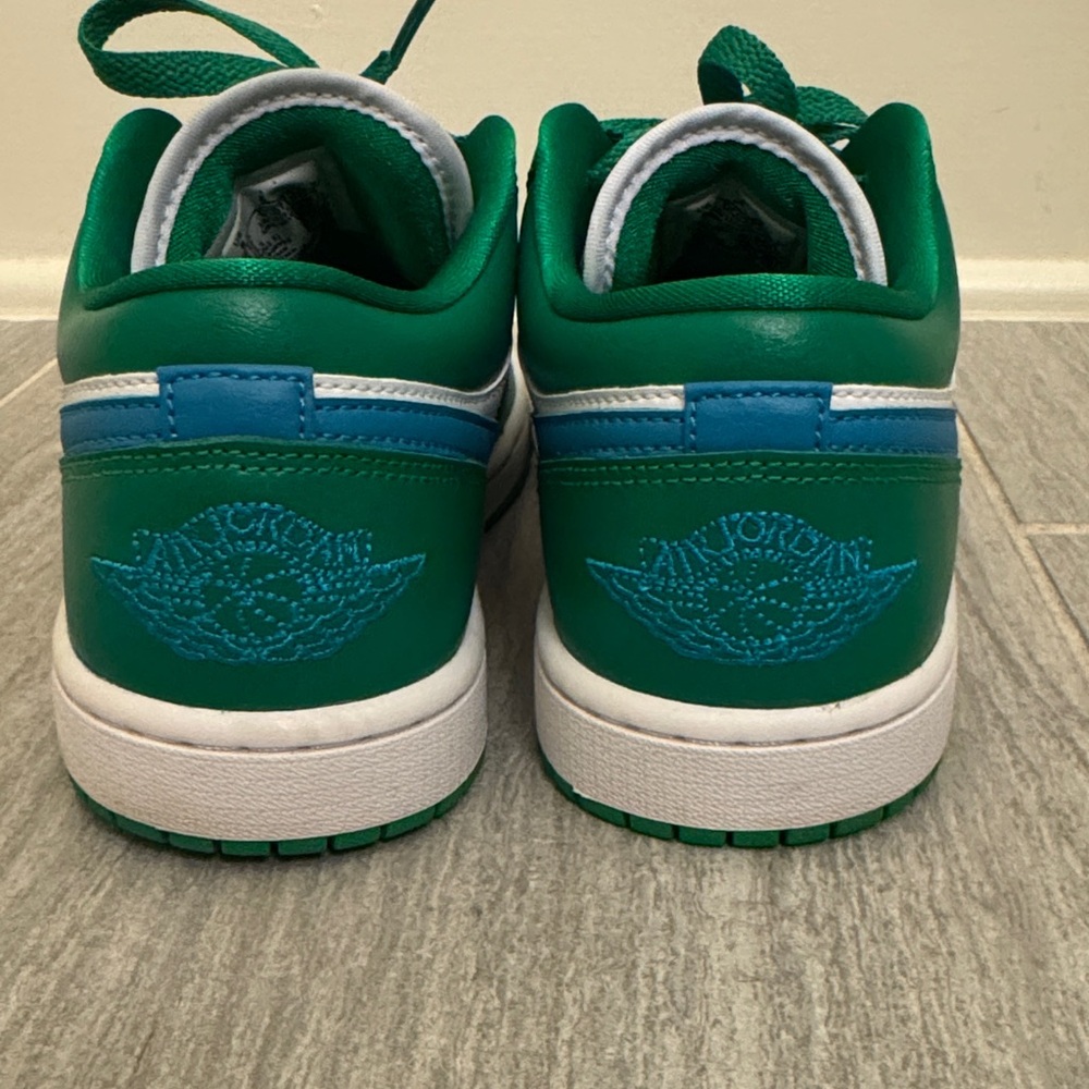 Nike Air Jordan Lucky Green aqua tone - Picture 2 of 6